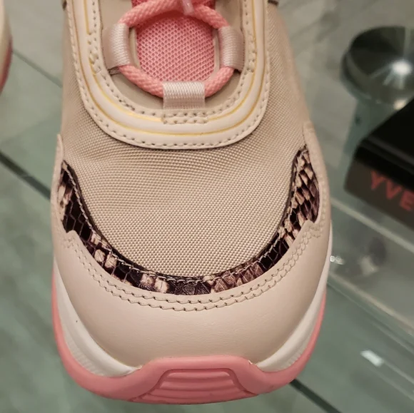 EUC- Michael Kors Olympia mixed media baby pink platform sneakers - Picture 4 of 14